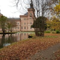 Teich vor dem Schloss Gracht im Herbst