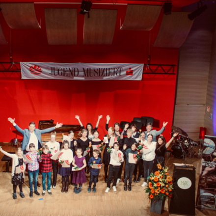 Gruppenfoto der Preisträger:innen Jugend musiziert - Regionalwettbewerb 2023